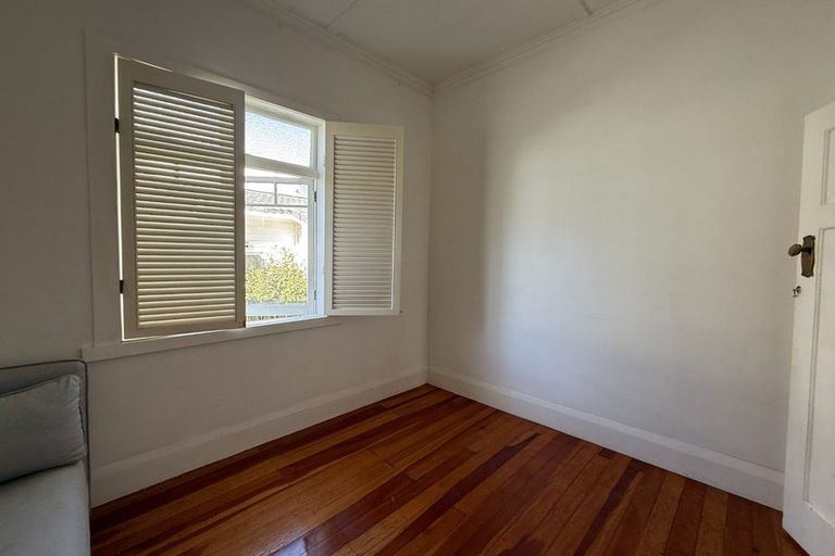 Photo of property in 6 Belle Vue Avenue, Northcote Point, Auckland, 0627