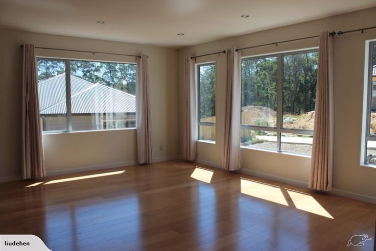 Photo of property in 92 Tiriwa Drive, Massey, Auckland, 0614