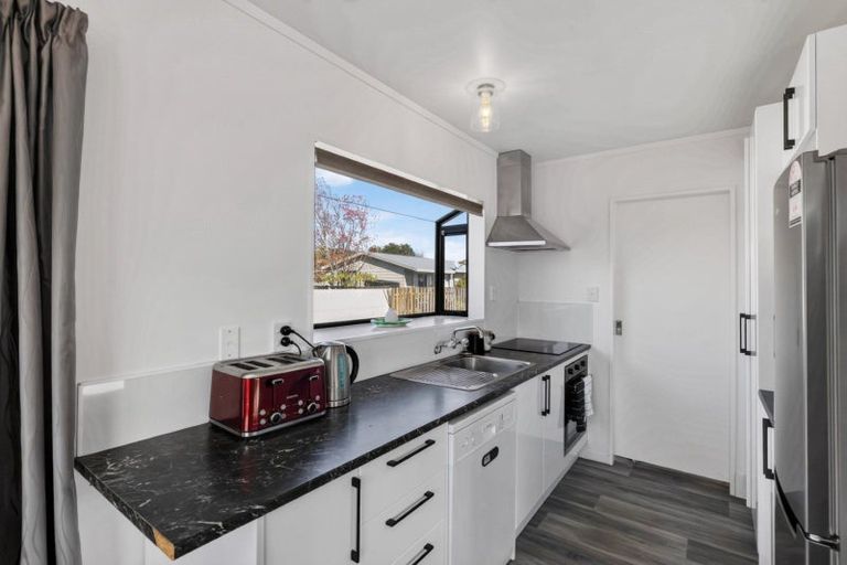 Photo of property in 8a Solomon Street, Brookfield, Tauranga, 3110