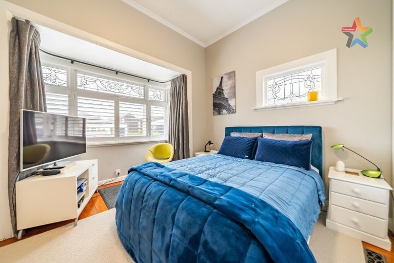 Photo of property in 6 Wha Street, Lyall Bay, Wellington, 6022