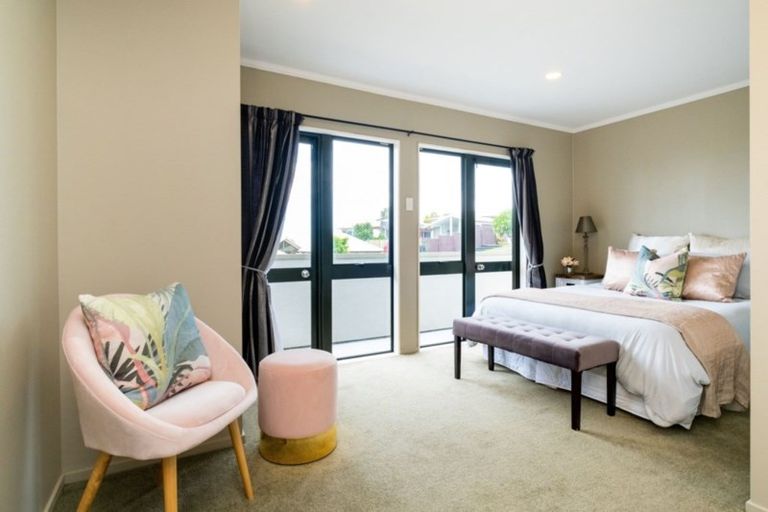 Photo of property in 84 Churchill Drive, Taradale, Napier, 4112