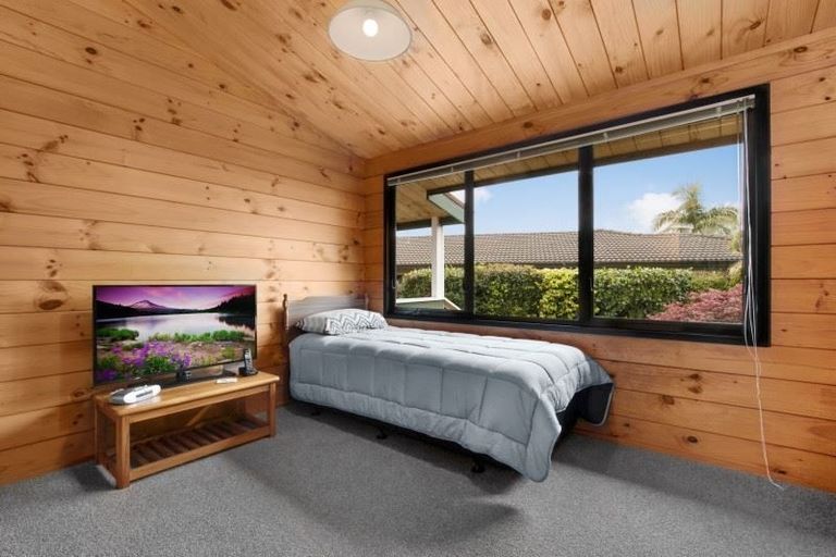 Photo of property in 16 Wilencote Place, Pahurehure, Papakura, 2113