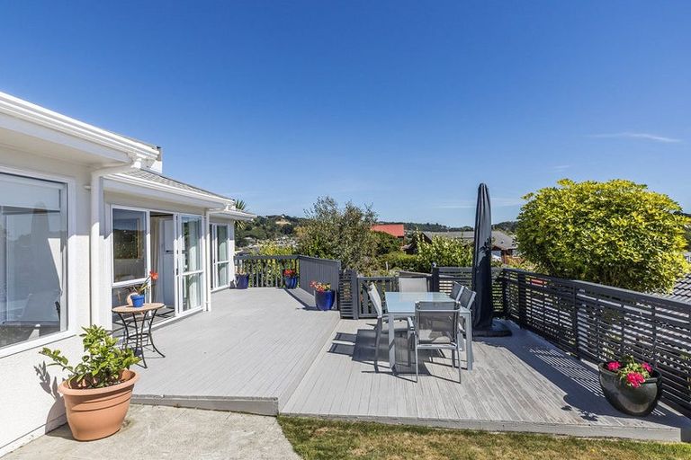 Photo of property in 2 Musket Lane, Whitby, Porirua, 5024