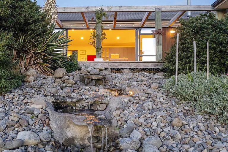 Photo of property in 97 Raukawa Road, Peka Peka, Waikanae, 5391