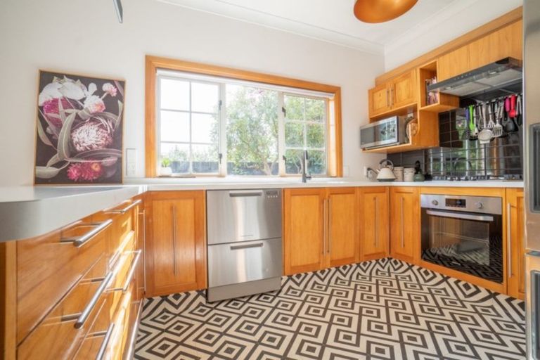 Photo of property in 21 Union Street, Hokowhitu, Palmerston North, 4410