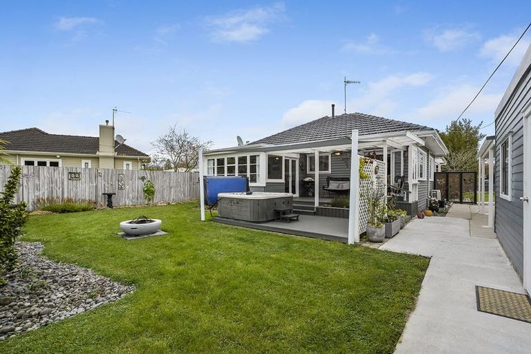 Photo of property in 6 Vectis Road, Hillcrest, Hamilton, 3216