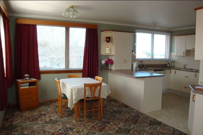 Photo of property in 2 Hill View Crescent, Highfield, Timaru, 7910