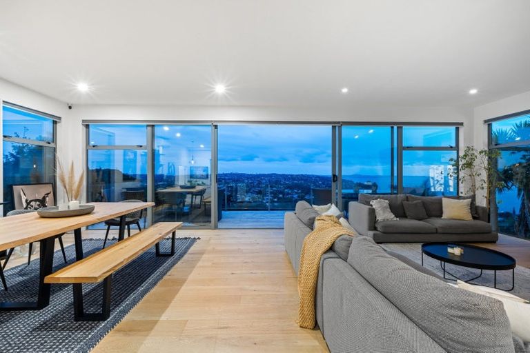 Photo of property in 1 Te Kawau Pass, Greenhithe, Auckland, 0632