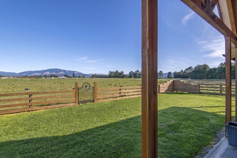 Photo of property in 89 Riverside Road, Okuku, Rangiora, 7473