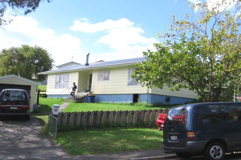 Photo of property in 49 Cedar Heights Avenue, Massey, Auckland, 0614