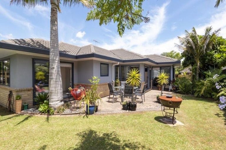 Photo of property in 3 Moy Place, East Tamaki Heights, Auckland, 2016
