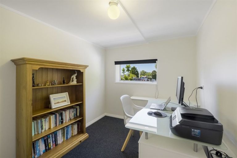 Photo of property in 14 Paulange Place, Pakuranga Heights, Auckland, 2010