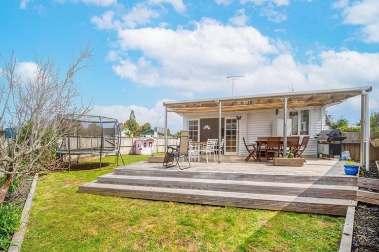 Photo of property in 1/1 Cooper Place, Papakura, 2110