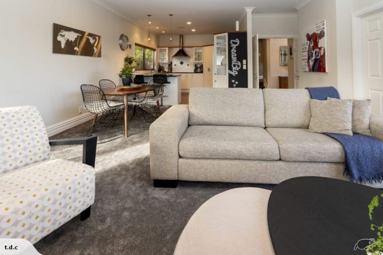 Photo of property in 30 Chamari Close, Titirangi, Auckland, 0604