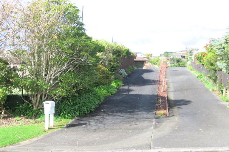 Photo of property in 48 William Bayes Place, Red Beach, 0932