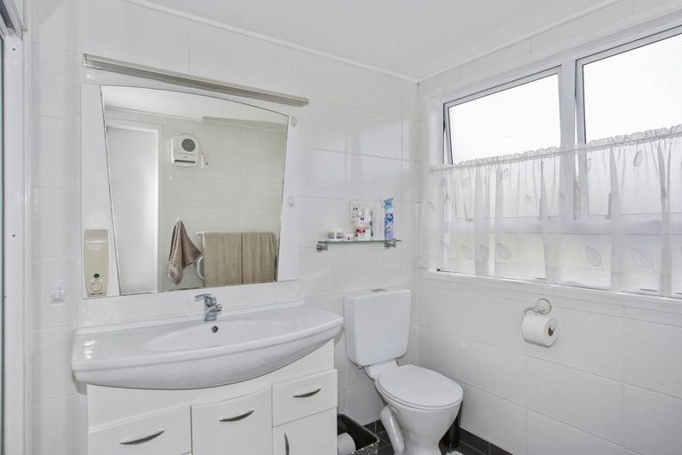 Photo of property in 5 Meadowcourt Drive, Manukau, Auckland, 2025