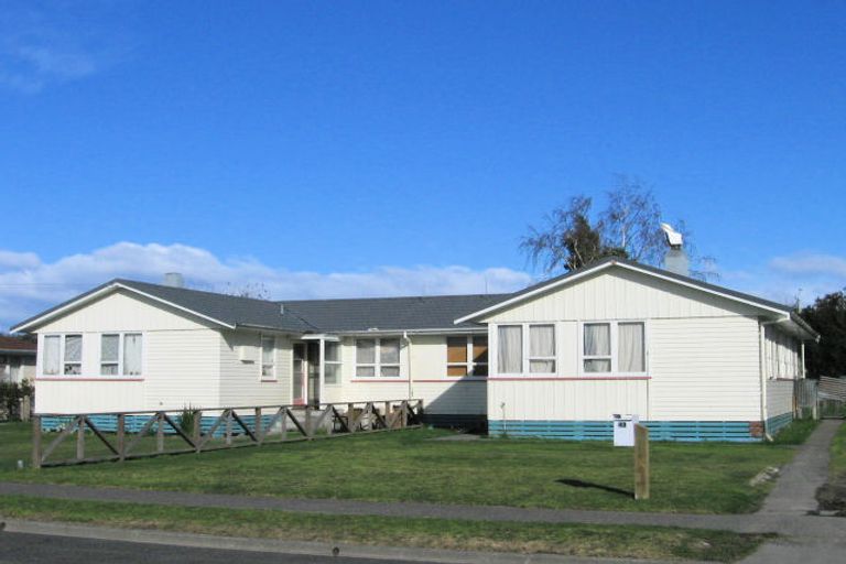 Photo of property in 43-45 Constable Crescent, Onekawa, Napier, 4110