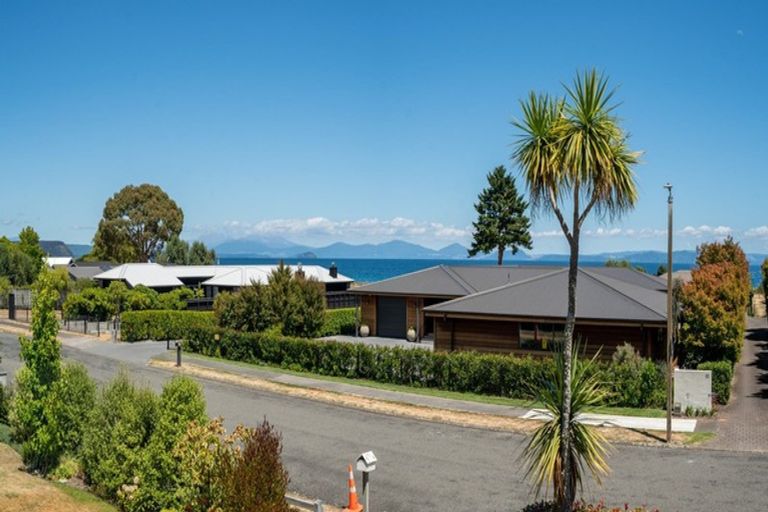 Photo of property in 9 Mahuta Road, Waitahanui, Taupo, 3378