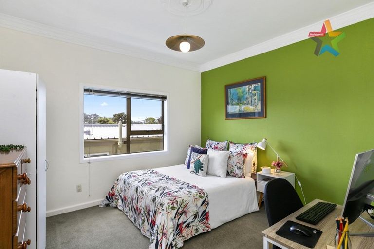 Photo of property in 23 Waikare Street, Karori, Wellington, 6012