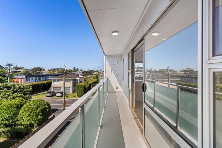 Photo of property in 5/762 Beach Road, Browns Bay, Auckland, 0630