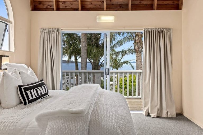 Photo of property in 20 Merehai Place, Snells Beach, 0920