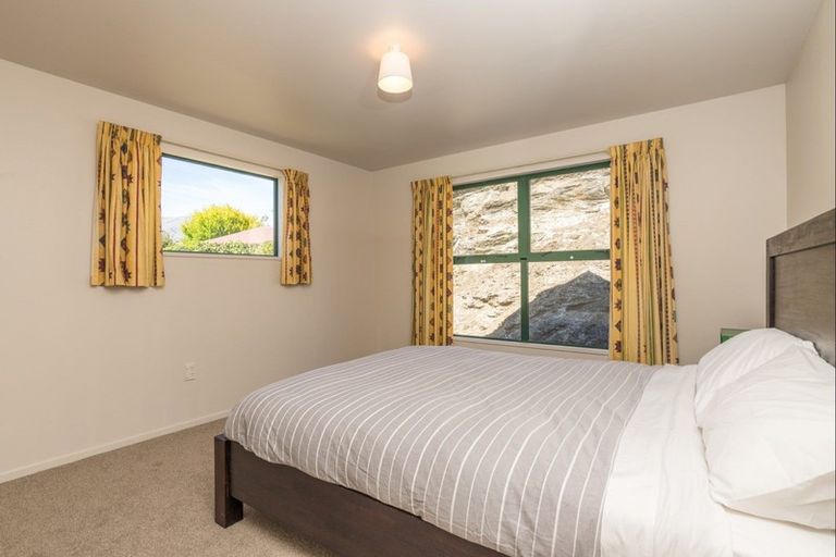 Photo of property in 24 Cornwall Street, Arrowtown, 9302