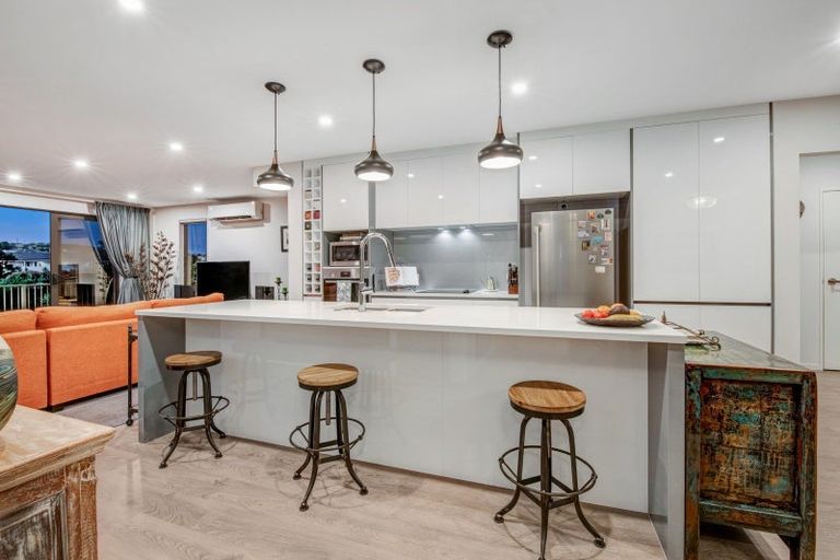 Photo of property in 42 Arran Point Parade, Orewa, 0931