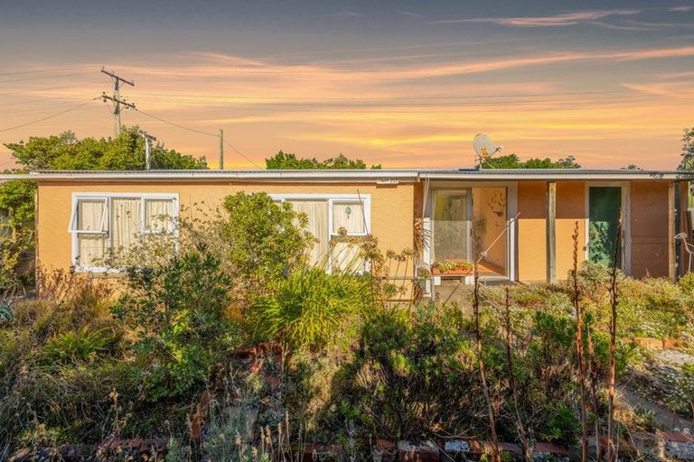 Photo of property in 37 Hillview Road, Birdlings Flat, Little River, 7591