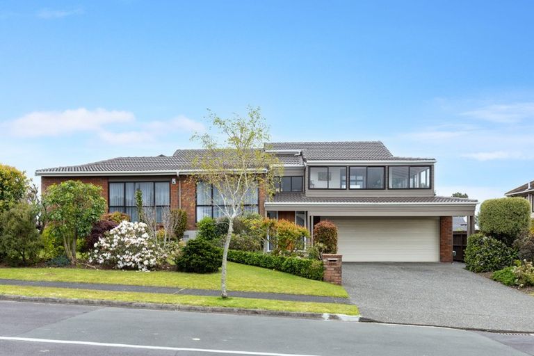 Photo of property in 16 Renoir Street, West Harbour, Auckland, 0618