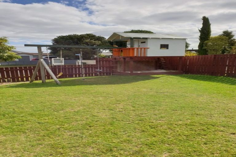 Photo of property in 28 Manaia View Road, One Tree Point, 0118