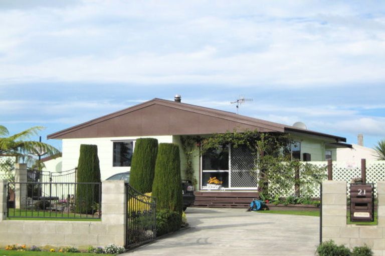 Photo of property in 21 Sutton Avenue, Clive, 4102