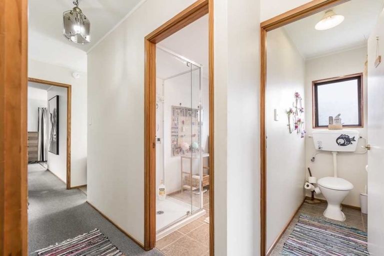 Photo of property in 2/233 Birkdale Road, Birkdale, Auckland, 0626