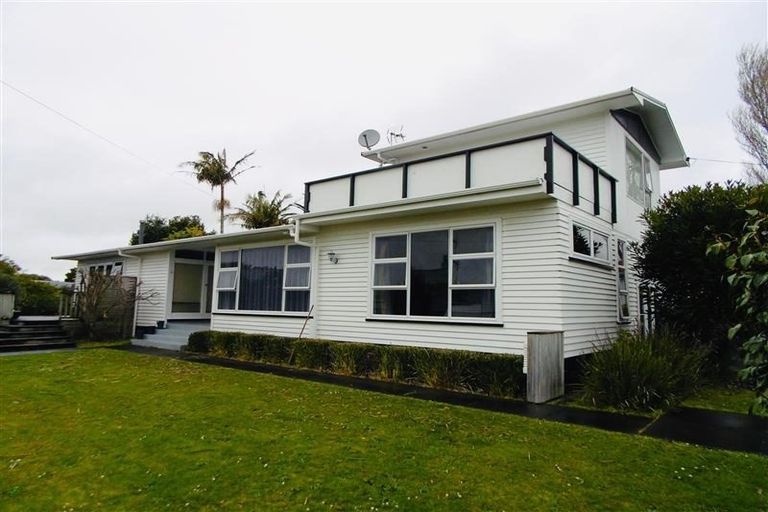 Photo of property in 28 Budleigh Street, Frankleigh Park, New Plymouth, 4310