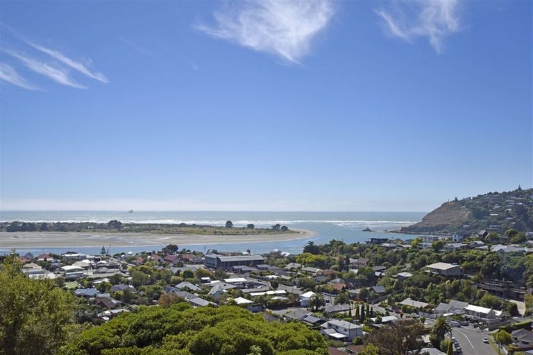 Photo of property in 2 Challenger Lane, Redcliffs, Christchurch, 8081