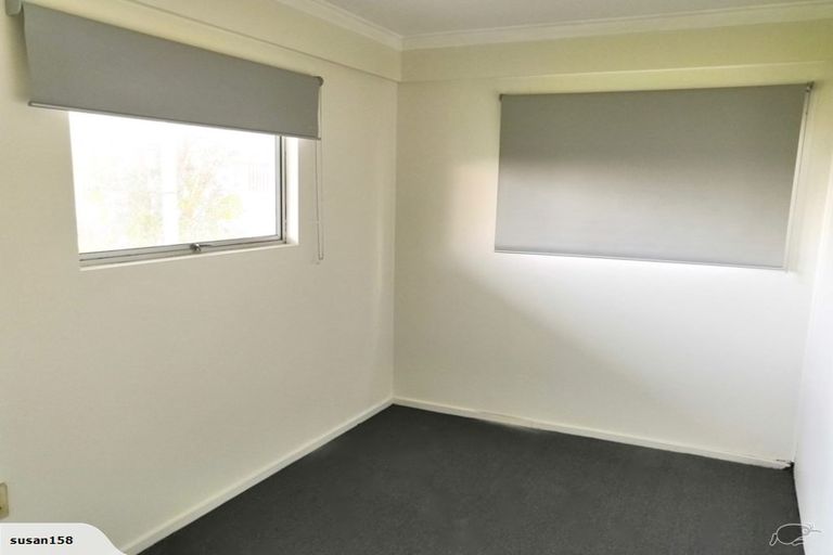 Photo of property in 143 Waimumu Road, Massey, Auckland, 0614