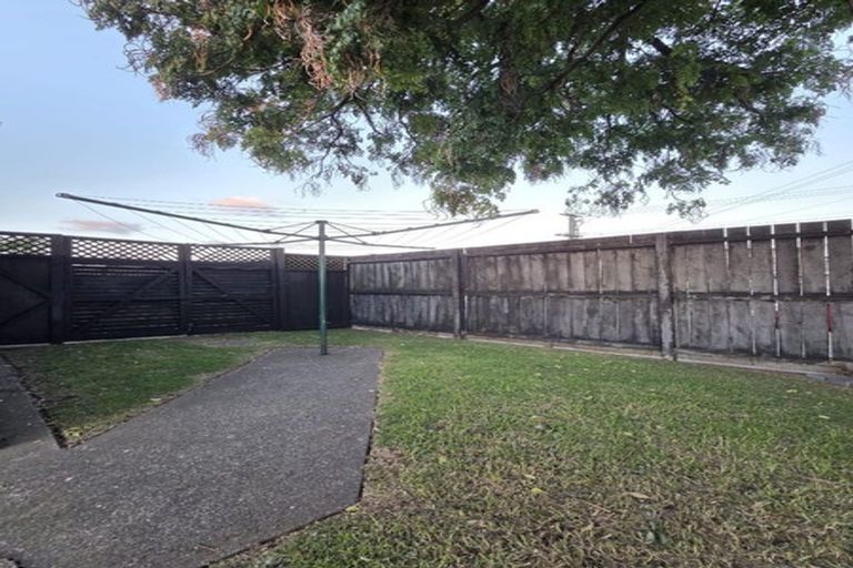 Photo of property in 14 Waimana Road, Conifer Grove, Takanini, 2112