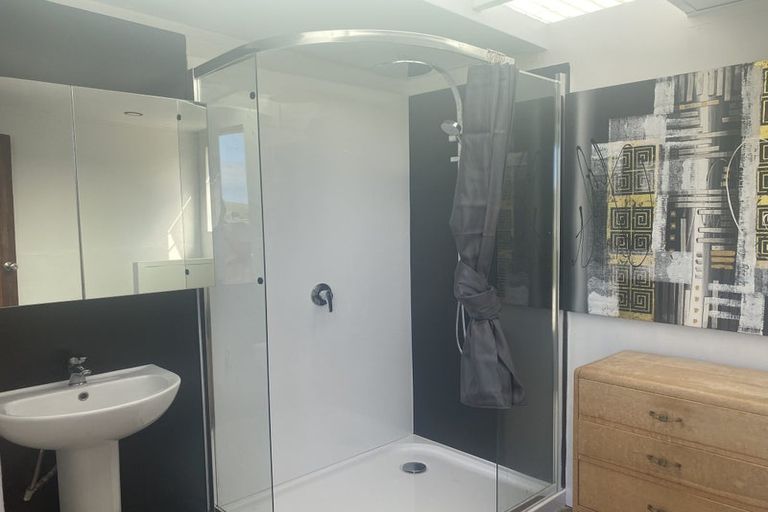 Photo of property in 11 Carrickfergus Street, Waikawa, Tokanui, 9884