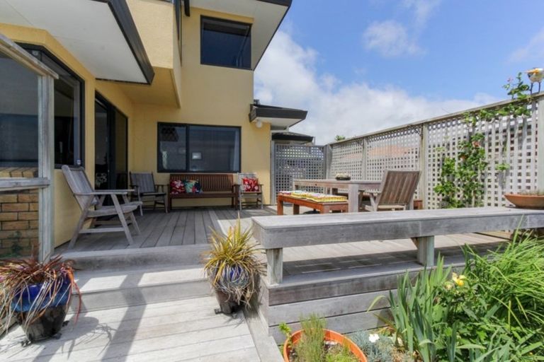Photo of property in 20 Kellyville Heights, Merrilands, New Plymouth, 4312