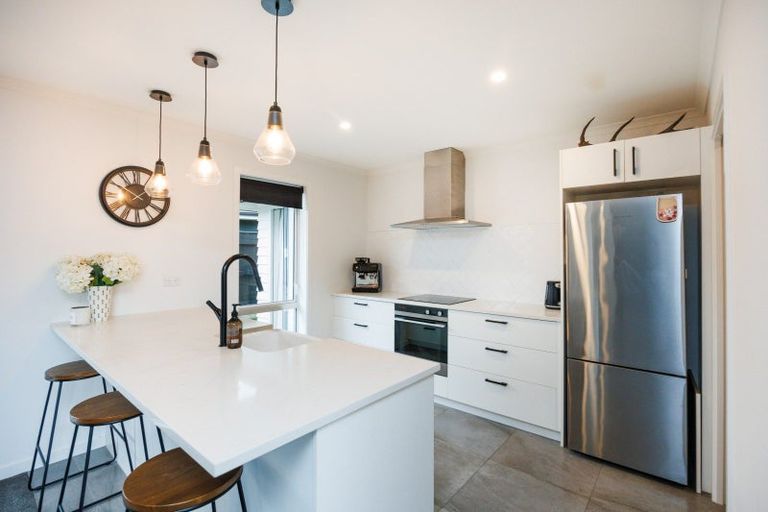 Photo of property in 24 Freedom Drive, Kelvin Grove, Palmerston North, 4414