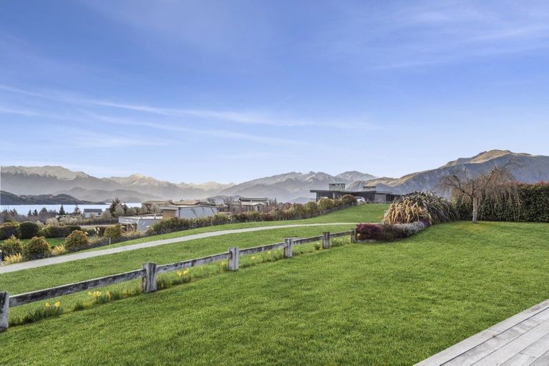 Photo of property in 21 Valley Crescent, Wanaka, 9305