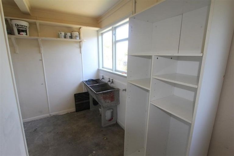 Photo of property in 46 Hereford Street, Cannons Creek, Porirua, 5024