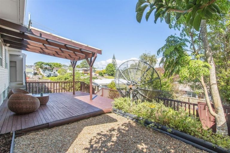 Photo of property in 13 Tamahere Drive, Glenfield, Auckland, 0629