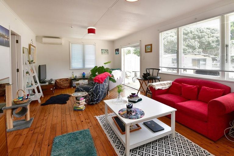 Photo of property in 885 Whangaparaoa Road, Manly, Whangaparaoa, 0930