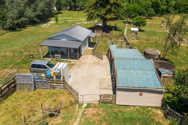 Photo of property in 70 Tapuihikitia Road, Te Karaka, 4094