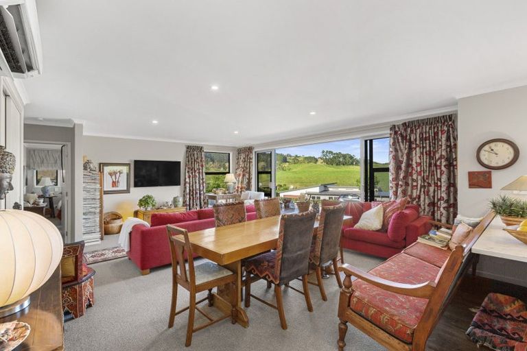 Photo of property in 2 Harakeke Place, Raglan, 3225
