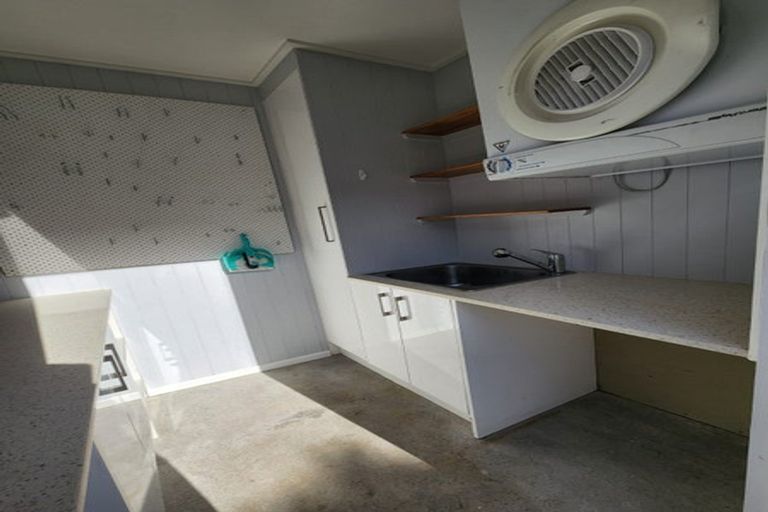 Photo of property in 1/20 Humphrey Kemp Avenue, Henderson, Auckland, 0612