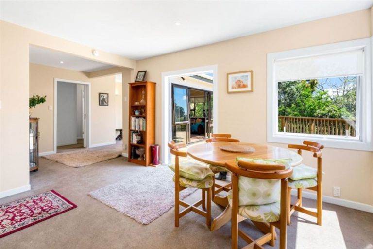 Photo of property in 14 Derwent Crescent, Titirangi, Auckland, 0604