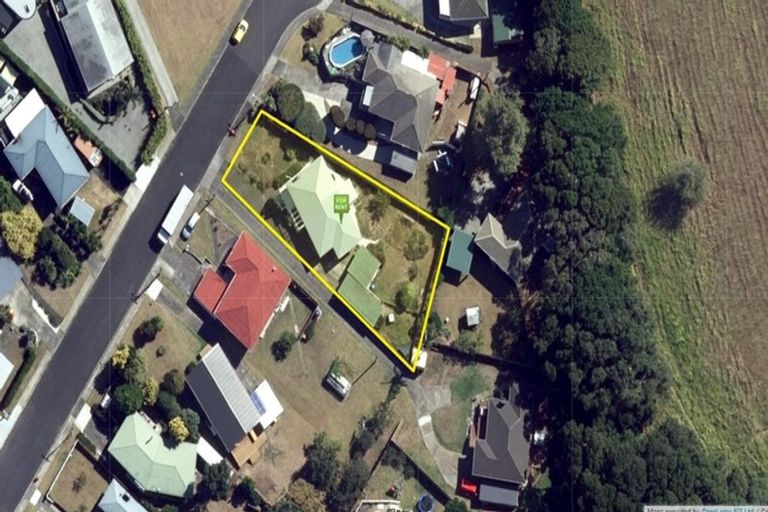 Photo of property in 15 Pikitea Road, Mangere Bridge, Auckland, 2022
