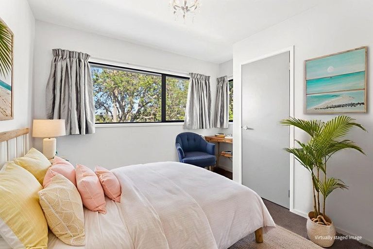 Photo of property in 15e Puriri Avenue, Orewa, 0931