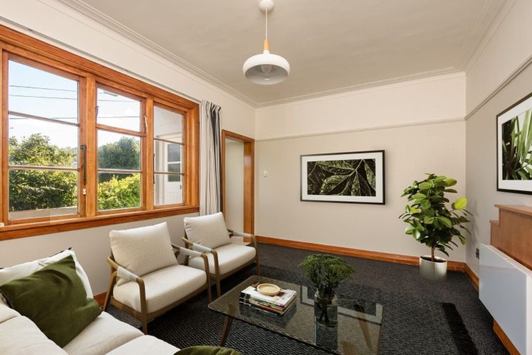Photo of property in Ionian Flats, 123-125 Brougham Street, Mount Victoria, Wellington, 6011